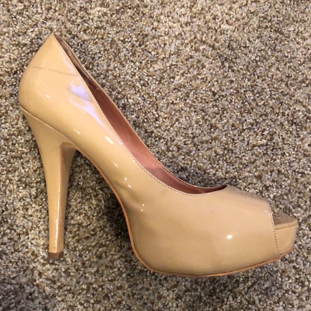 Vince Camuto Platform Peep Toe